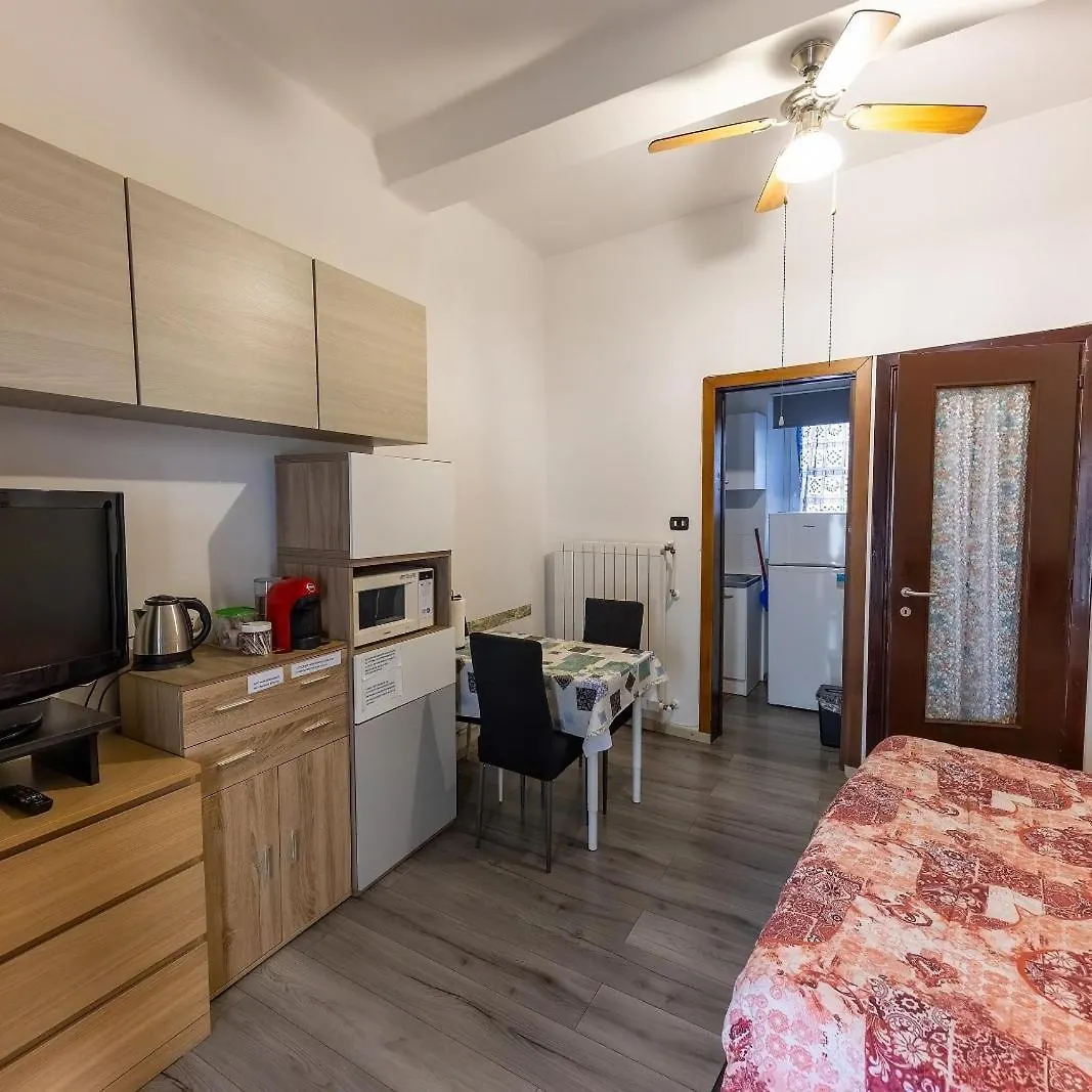 Affitti Brevi Ferrera Monolocale Ferrera 20 Minuti Da Rho Fiera E San Siro Apartment Bareggio Italy